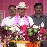 KCR targets Modi govt in his speech at BRS meeting