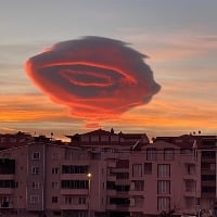 Bizarre UFO Like Cloud Formation Over Turkey Stuns Internet
