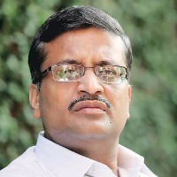 IAS officer Khemka comments on less work hours