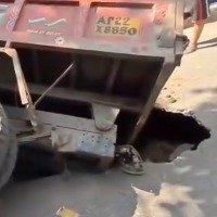 Road in Hyderabad sank 10 meters 