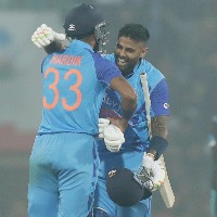 2nd T20I: India survive spin scare to beat New Zealand by 6 wickets, level series 1-1