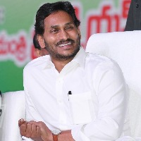 Jagan clears uncertainty over Andhra capital to attract investors