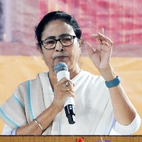 Mamata Banerjee sees through her ears: VBU on Amartya Sen land row