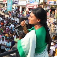 Sharmila fires on Kadiyam Srihari
