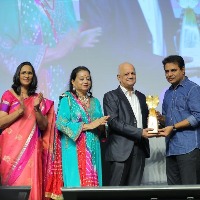 Ex-NASSCOM president Chandrasekhar receives HYSEA award