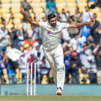 Aswin gets his 450th wicket and set a record 