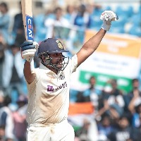 1st Test: Rohit hits hundred as India reach 226/5 at Tea on Day 2