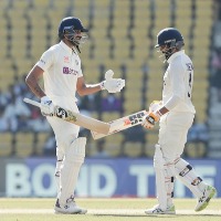 Second day play concludes in Nagpur test 