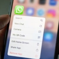 WhatsApp rolling out feature to let users share up to 100 media on iOS beta