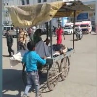 6 years old Boy Takes his Father To Hospital In Pushcart In Madhya Pradesh