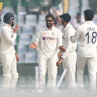  India need 101 runs to win delhi test
