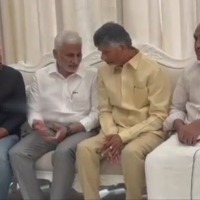 Vijayasai Reddy and Chandrababu seen closely interacted with each other at Tarakaratna residence