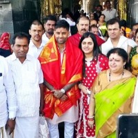 team india cricketer surya kumar yadav visits tirumala temple