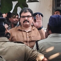 Police presents Pattabhi before Gannavarav court 