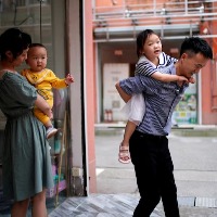 Chinese provinces give 30 days paid marriage leave to boost birth rate