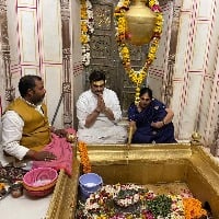 Raghu Rama Krishna Raju visits Kasi Viswanath Temple in Varanasi