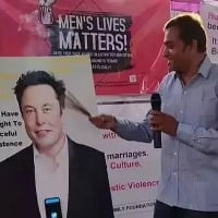Bengaluru men worship Elon Musk with agarbatti in viral video