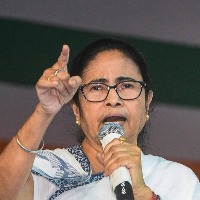 Will Fight Alone says Mamata Banerjee and Rules Out Any Alliance For 2024