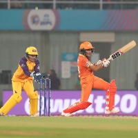 Gujarat Giants set UP Warriarz 170 runs target