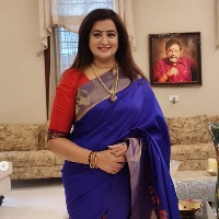 Sumalatha reportedly set to join BJP