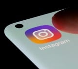 Instagram Facebook have begun selling blue ticks in USA