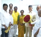 TDP Leader Anuradha met Chandrababu along with with family members