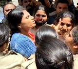 Hyderabad Police stop Sharmila from visiting Osmania Hospital