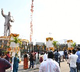  సందర్శకులతో కిటకిట లాడుతున్న 125 అడుగుల ఎత్తైన డా. బీఆర్ అంబేద్కర్ విగ్రహ ప్రాంతం