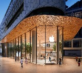 First Pics Of Apple Mumbai Store
