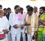 KCR inaugurates BRS central office in Delhi