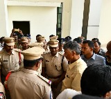 Chandrababu meets Adireddy Apparao in Rajjahmundry central jail