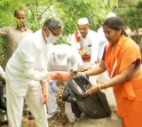 Former CJI NV Ramana cleans garbage at Tirumala ghat road 