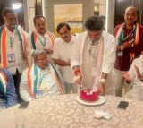 Siddaramaiah in DK Sivakumar birthday celebrations