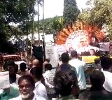 Karnataka CM swearing in: 2 injured as police resort to lathi-charge to control crowd