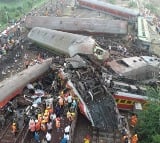 4 Tracks 3 Trains Disaster In Mere Minutes