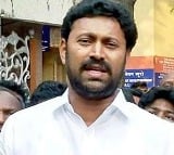 CBI grills Kadapa MP Avinash Reddy for 7 hrs in Viveka murder case