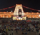 Tirumala witnesses huge rush of devotees again