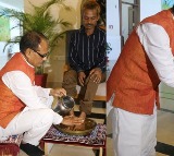  Shivraj Chouhan washes feet of tribal amid urination incident row