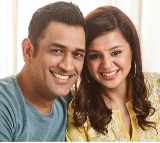 Sakshi says she know some Tamil bad words and the reaction of Dhoni is this