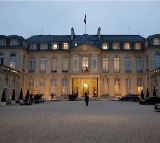 France presidential residence receives a terrible packet with slashed finger