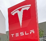 Tesla directors to return 735 million dollors to company as they overpaid themselves
