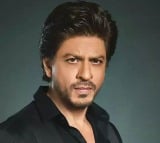 Shahrukh Khan fires on a netizen who asked question about Nayanatara