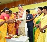 Chandrababu interacts with women in Amalapuram