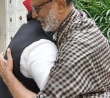 Rajinikanth meets Akhilesh Yadav after 9 years greets him with a hug