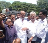 Rajinikanth visits BMTC bus depot in B’luru where he worked as a conductor