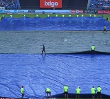 Rain delays Pakistan innings 