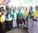 Amaravathi farmers and women met Nara Bhuvaneswari in Rajahmundry