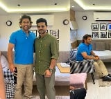 Ramcharan meets Dhoni on the sidelines of his shoot