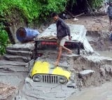 Sikkim flash floods Toll over 60 1700 tourists still stuck
