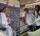 Arijit Singh requests Anushka Sharma for picture at India-Pak match, video goes viral